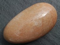 (image for) Apricot Feldspar / Moonstone: palmstone (Madagascar)