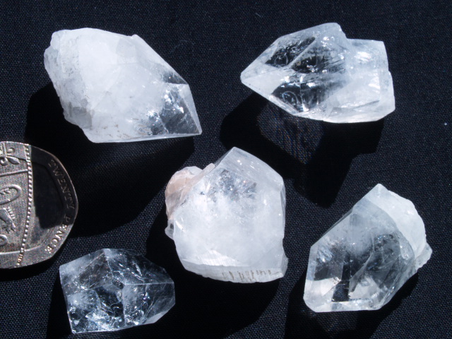 (image for) Apophyllite: crystals (medium) - Click Image to Close