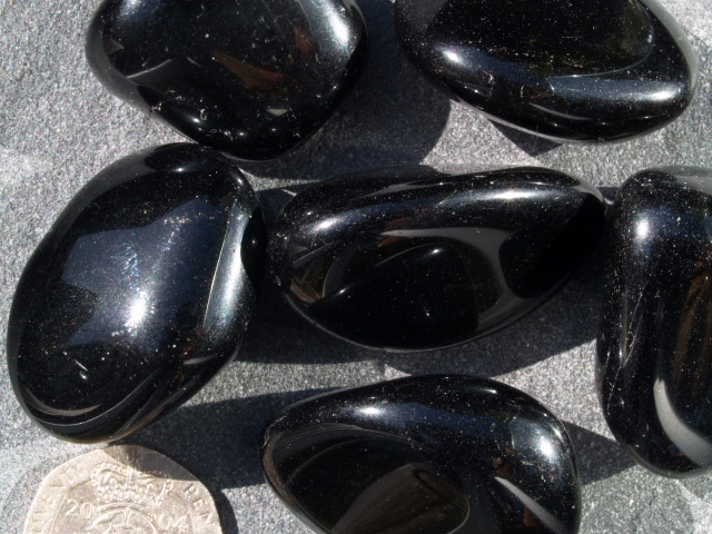(image for) Obsidian - Black: tumbled stones (large) - Click Image to Close