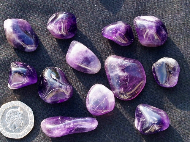 (image for) Amethyst (Dark): tumbled stones - Click Image to Close
