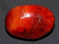 Carnelian: polished pebble (Madagascar)