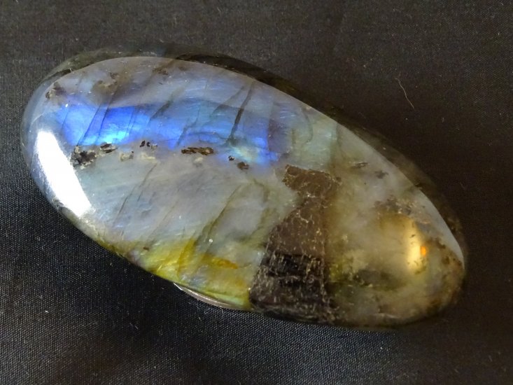 (image for) Labradorite - Spectrolite: polished pebble (Madagascar) - Click Image to Close