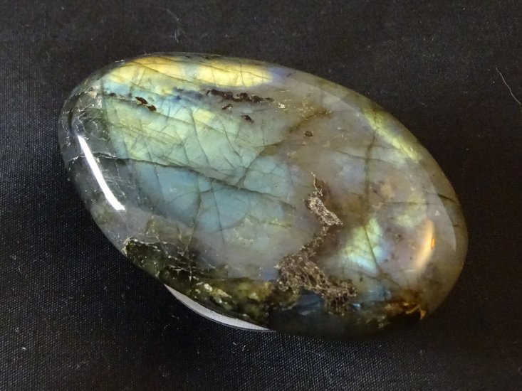 (image for) Labradorite - Spectrolite: polished pebble (Madagascar) - Click Image to Close