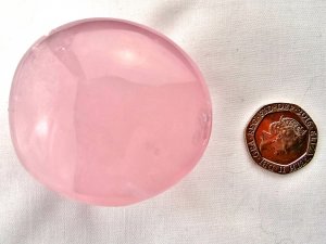 Rose Quartz: polished pebble (Madagascar)