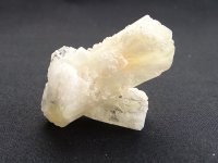 Heulandite and Apophyllite: crystal cluster (India)