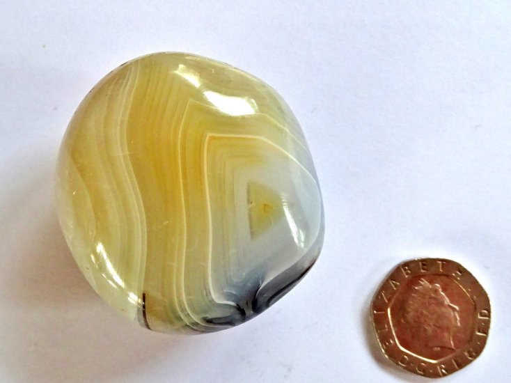 (image for) Agate - Grey Banded (Shantilite): polished pebble (Madagascar) - Click Image to Close