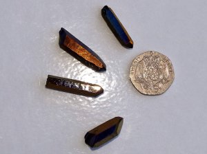 Midnight-Sun (Titanium) Aura Qtz - AA grade: crystals (small)