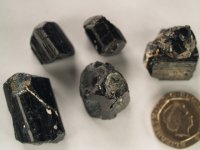 (image for) Tourmaline - Black: crystals (medium)