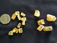 Topaz - Golden-yellow: crystals (medium)