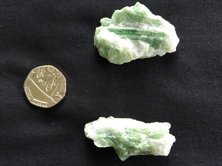 (image for) Kyanite - Emerald: bladed cluster (xlarge) - Click Image to Close