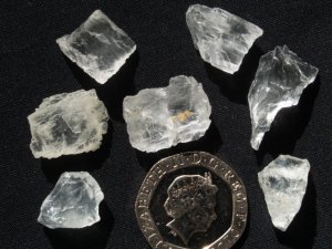 Petalite - Clear: pieces (small)