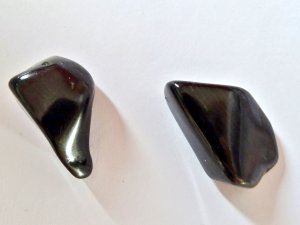 Pyrolusite: tumbled stones