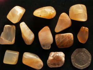 Moonstone - Peach: tumbled stones (large)