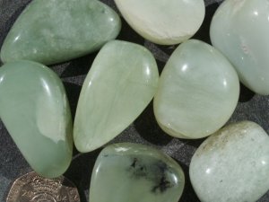 Jadeite (New Jade): tumbled stones (medium)