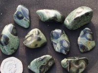 Kambala Jasper: tumbled stones
