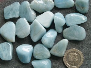 Aquamarine - Blue: tumbled stones