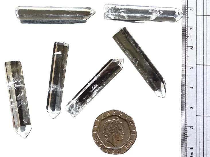 (image for) Clear Quartz: polished crystals – set of 6