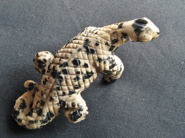 (image for) Dalmation Stone: Lizard / Salamander carving - Click Image to Close