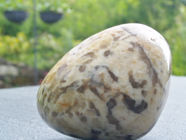 (image for) Graphic Feldspar: polished pebble (Madagascar) - Click Image to Close