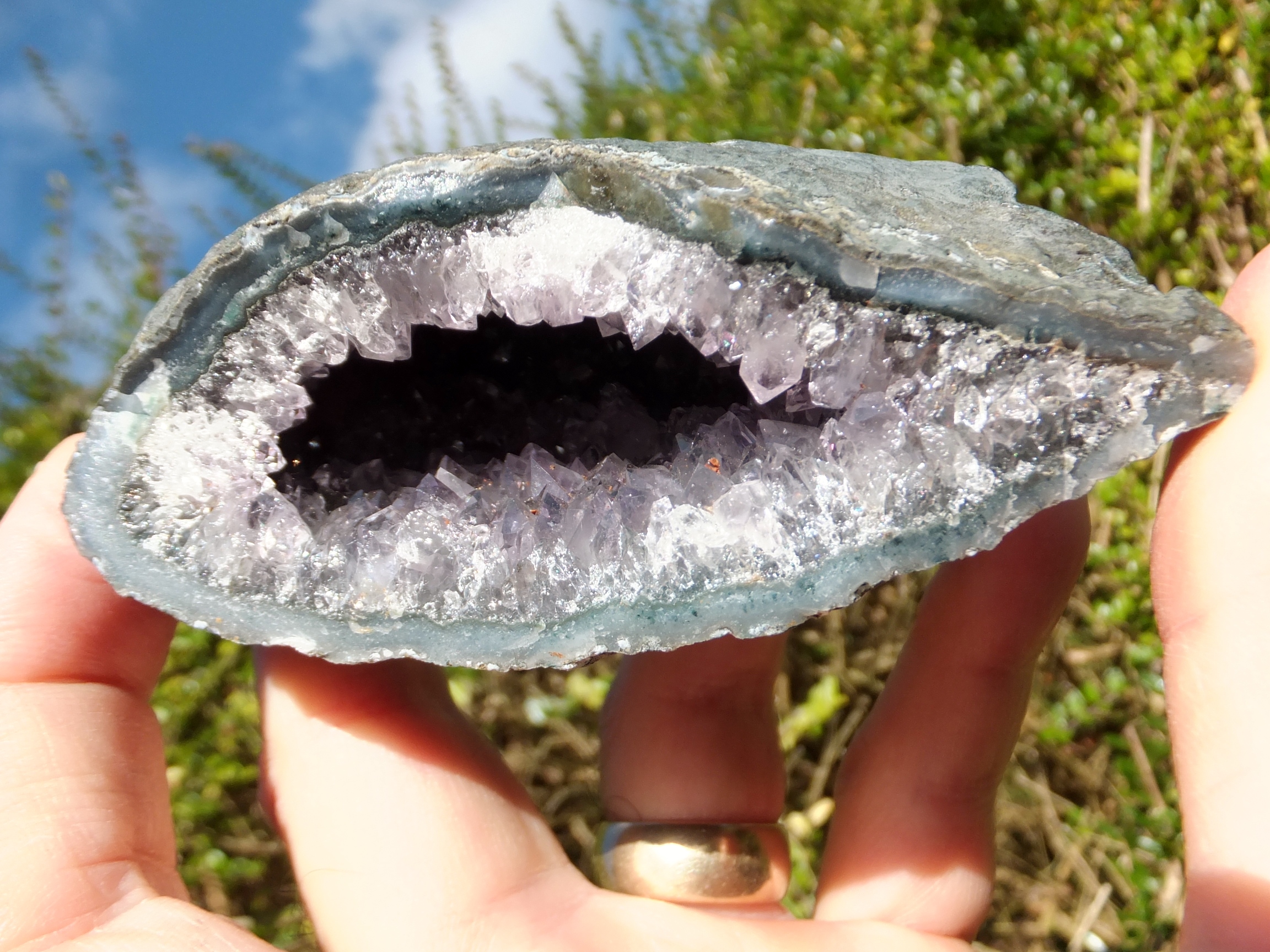 (image for) Amethyst: geode - Click Image to Close