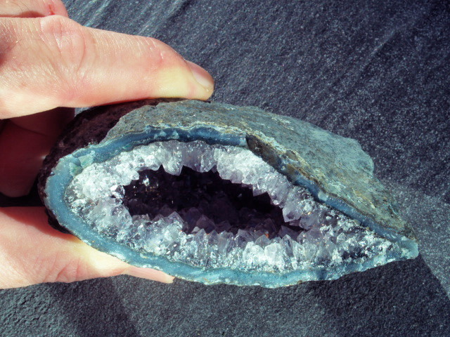 (image for) Amethyst: geode - Click Image to Close