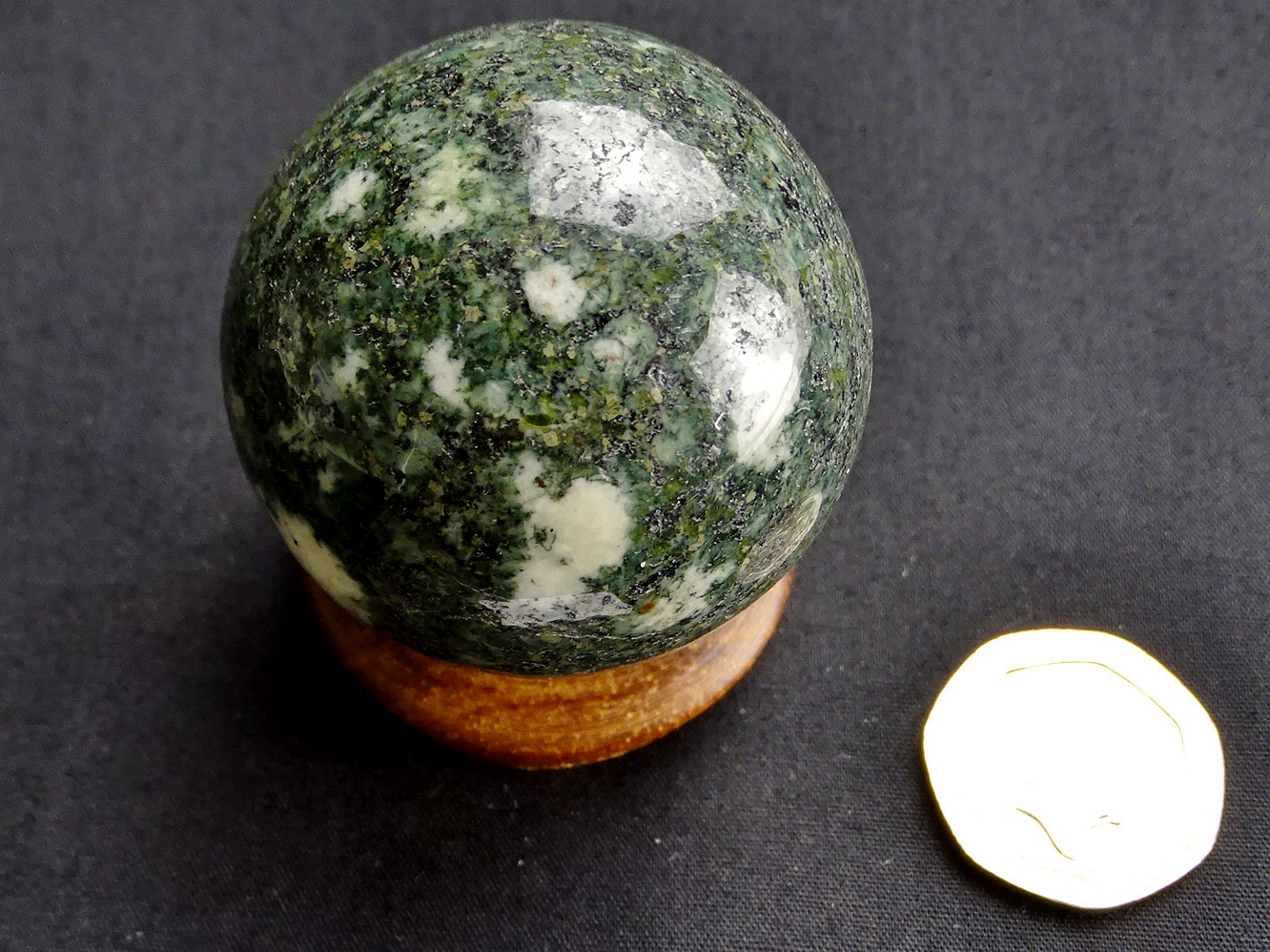 (image for) Preseli (Stonehenge) Bluestone: sphere - 4cm - Click Image to Close