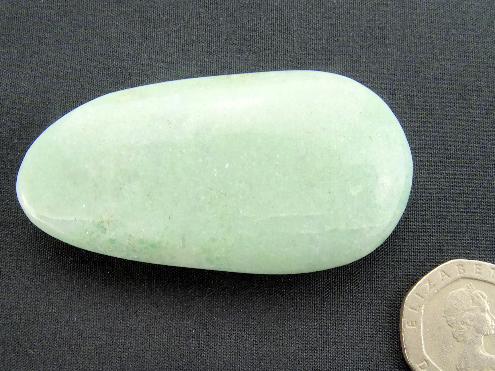 (image for) Diopside - Green: palmstone - Click Image to Close