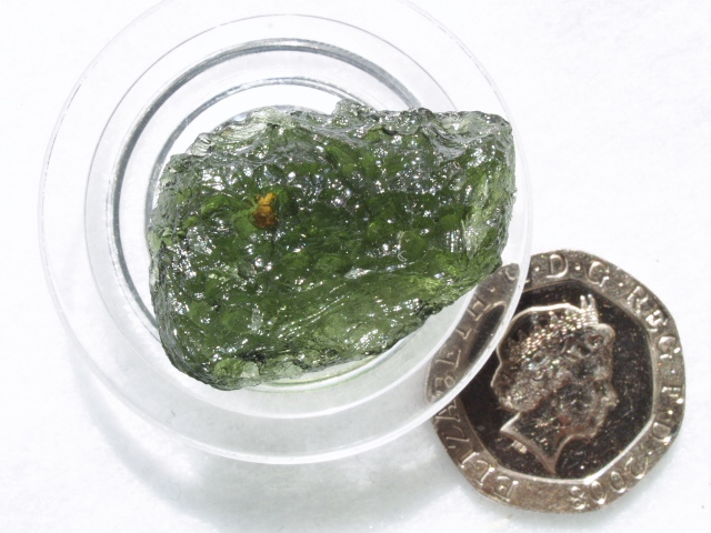 (image for) Moldavite: specimen - Click Image to Close