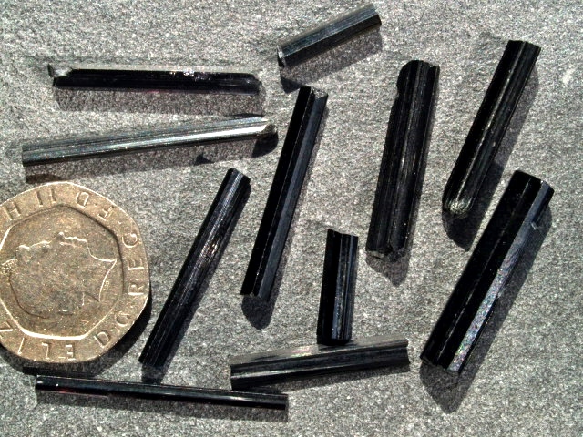 (image for) Tourmaline - Black (A grade): crystals - Click Image to Close