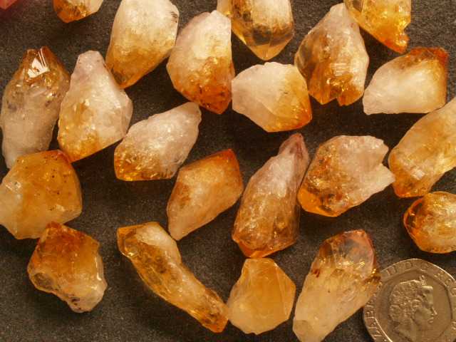 (image for) Citrine (heat-treated amethyst): crystals (xsmall) - Click Image to Close