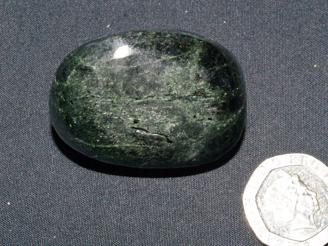 (image for) Diopside - Green/Black (Star): tumbled stones (xlarge) - Click Image to Close
