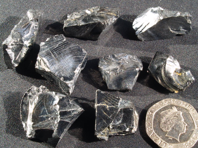 (image for) Shungite - AA grade (Noble/Elite): raw pieces (small) - Click Image to Close