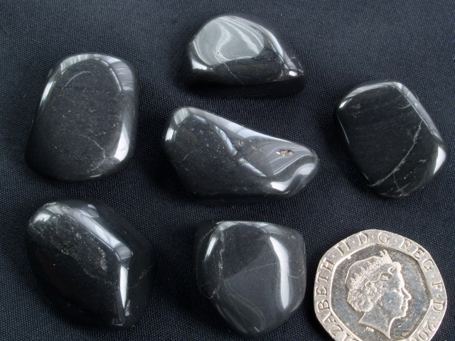 (image for) Chalcedony - Black: tumbled stones - Click Image to Close