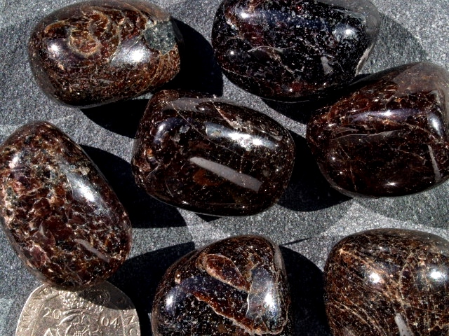 (image for) Garnet - Red (B grade): tumbled stones (large) - Click Image to Close