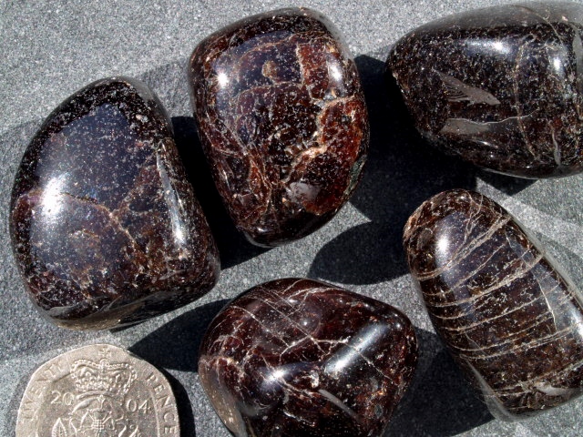 (image for) Garnet - Red (B grade): tumbled stones (xlarge) - Click Image to Close