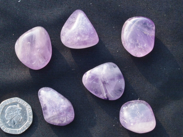 (image for) Amethyst (Light): tumbled stones - Click Image to Close